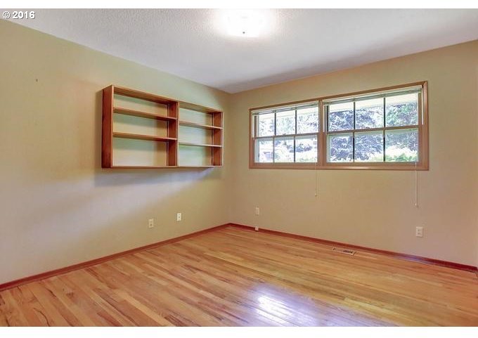 3424 Southwest Hamilton Court Portland, OR 97239 - Photo 13 of 16 Gallery Image 13