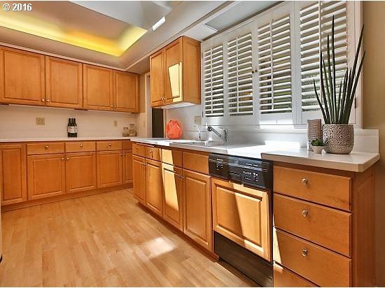 3424 Southwest Hamilton Court Portland, OR 97239 - Photo 3 of 16 Gallery Image 3