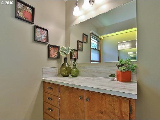 3424 Southwest Hamilton Court Portland, OR 97239 - Photo 10 of 16 Gallery Image 10