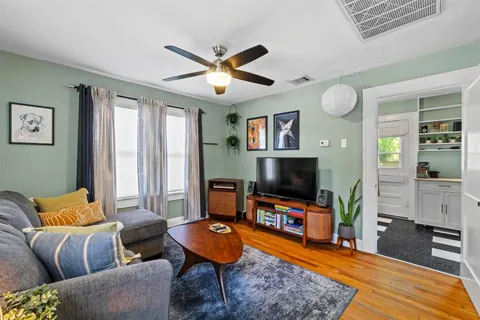 $895,000 | 504 East 38th 1/2 Street, Unit 504 504B 506, Austin, TX 78751