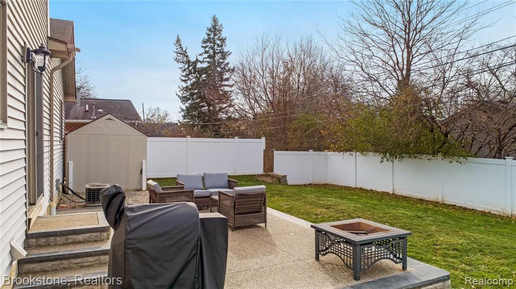 2634 Simpson Drive Rochester Hills, MI 48309 - Photo 4 of 37
