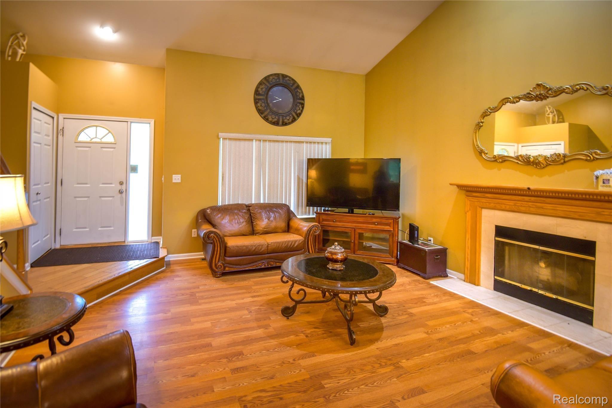 493 Pine Tree Road Lake Orion, MI 48362 - Photo 18 of 63 20210625-WES_2300.jpg