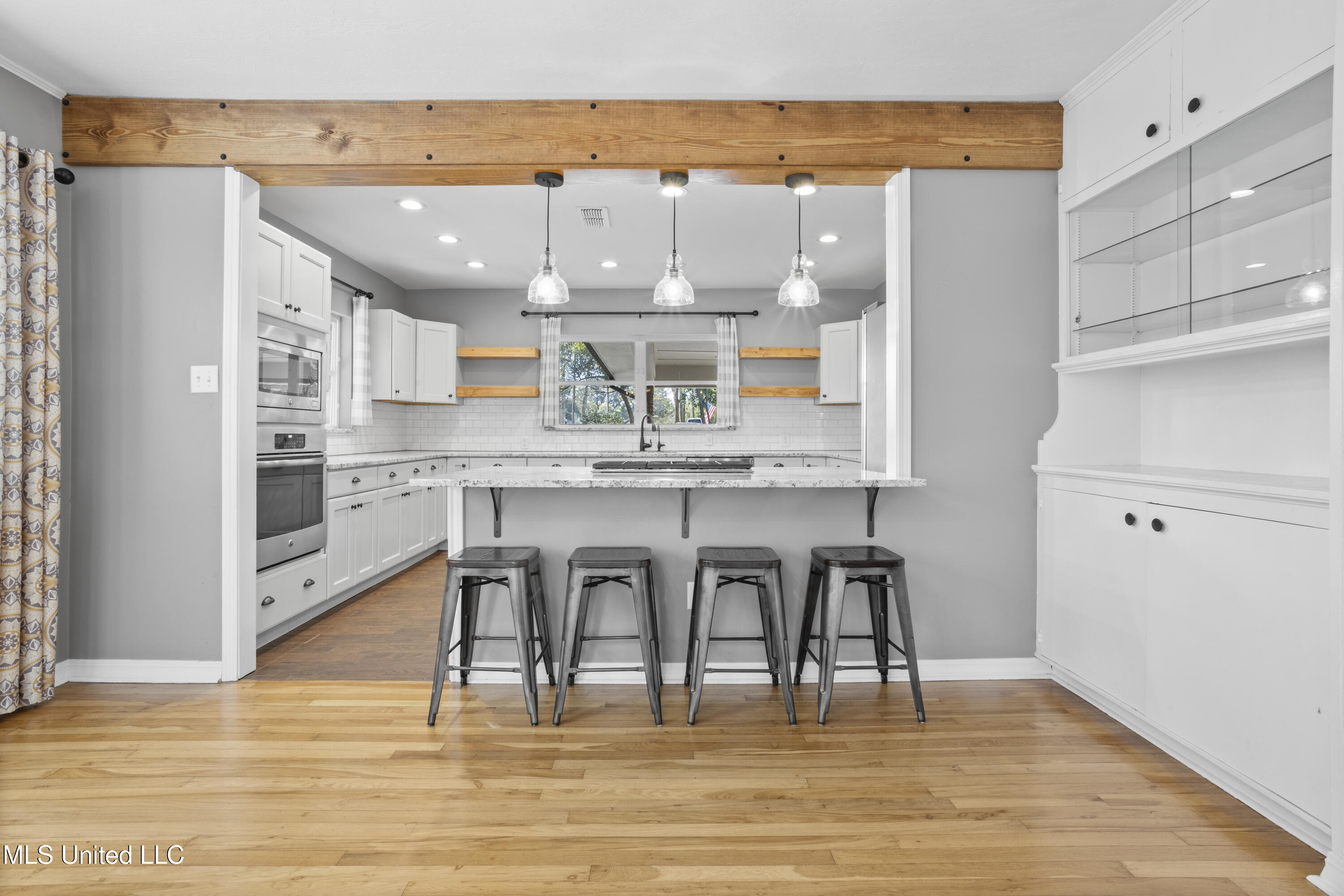 13500 Pine Road Ocean Springs, MS 39564 - Photo 15 of 48 016