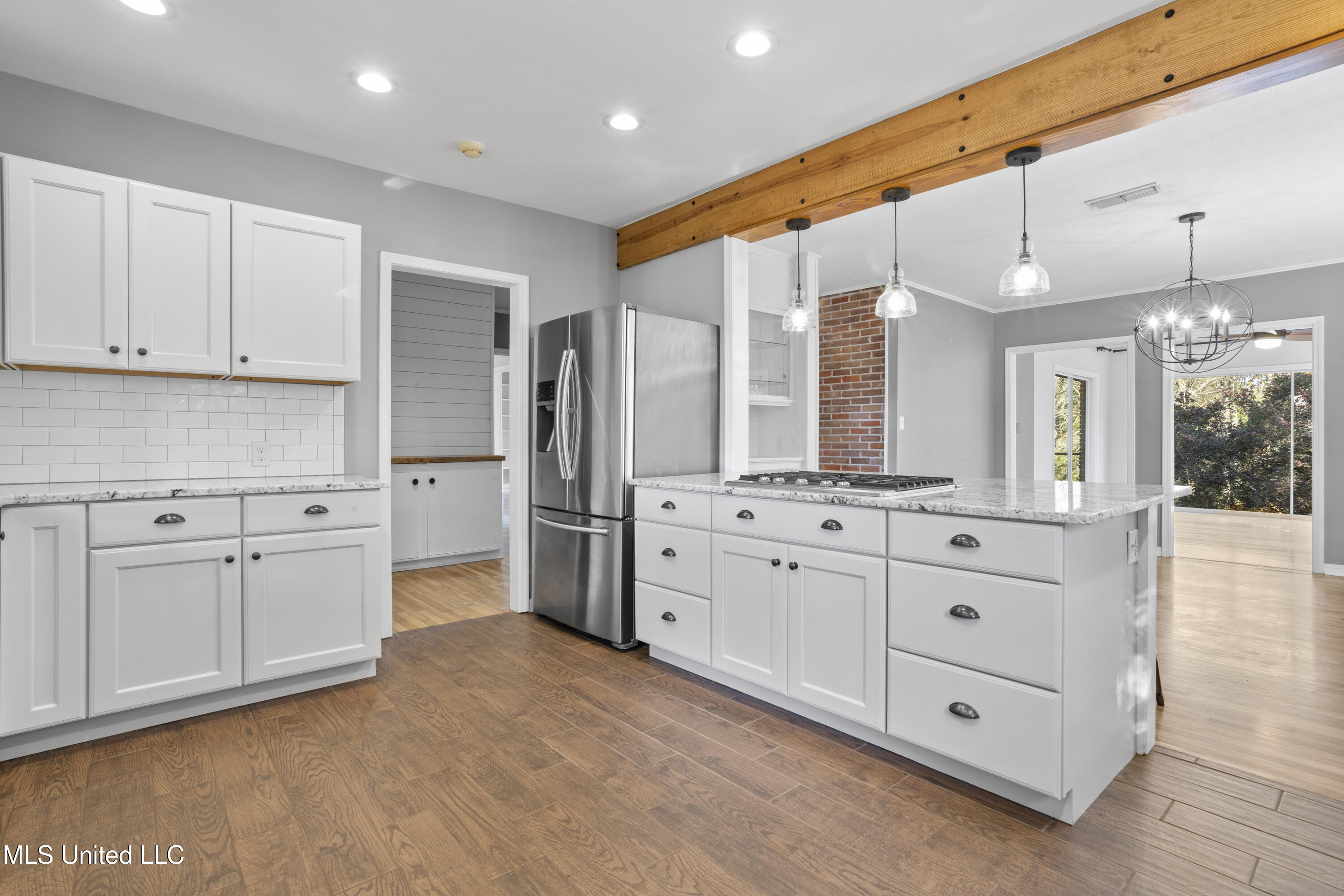 13500 Pine Road Ocean Springs, MS 39564 - Photo 19 of 48 020