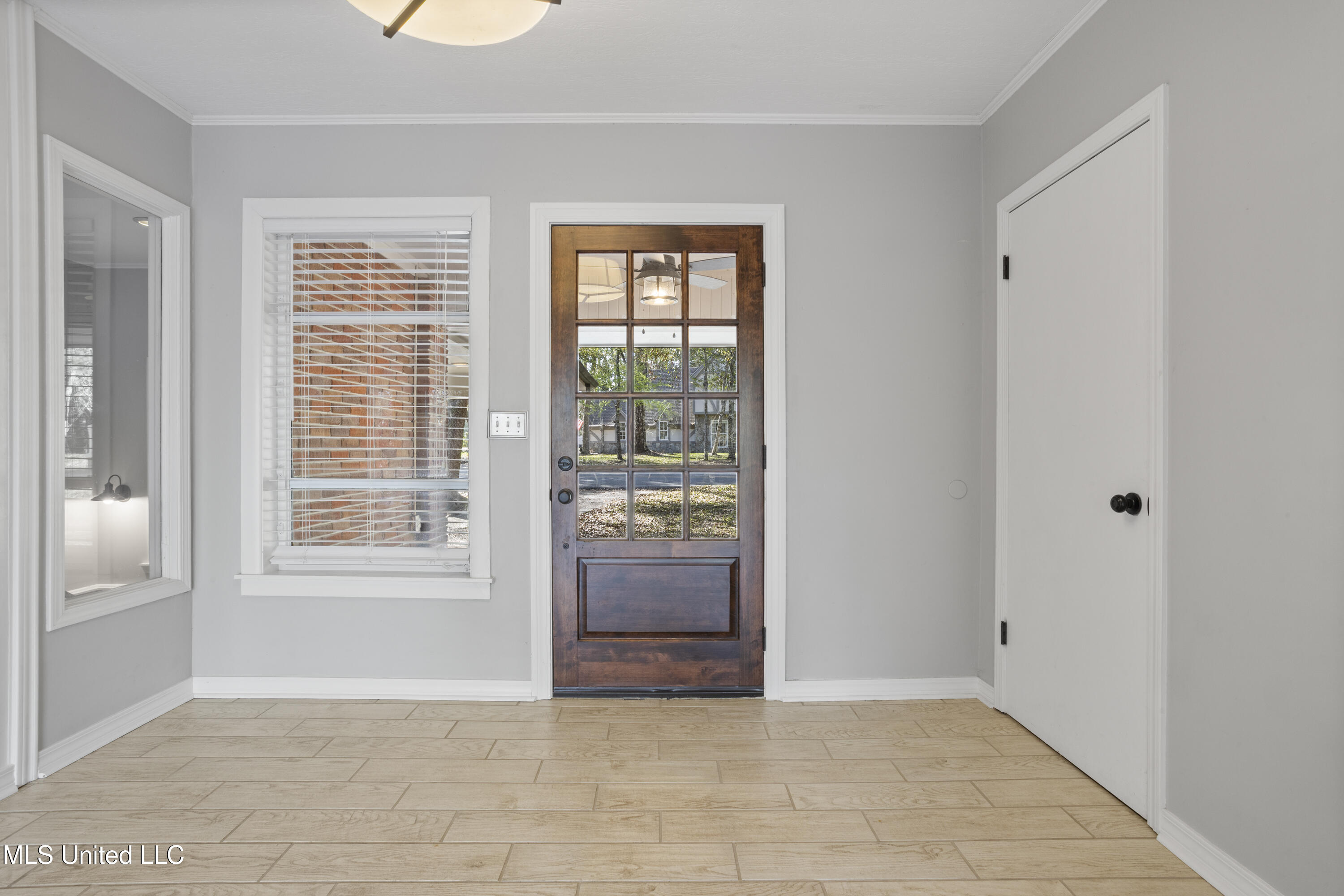 13500 Pine Road Ocean Springs, MS 39564 - Photo 3 of 48 005