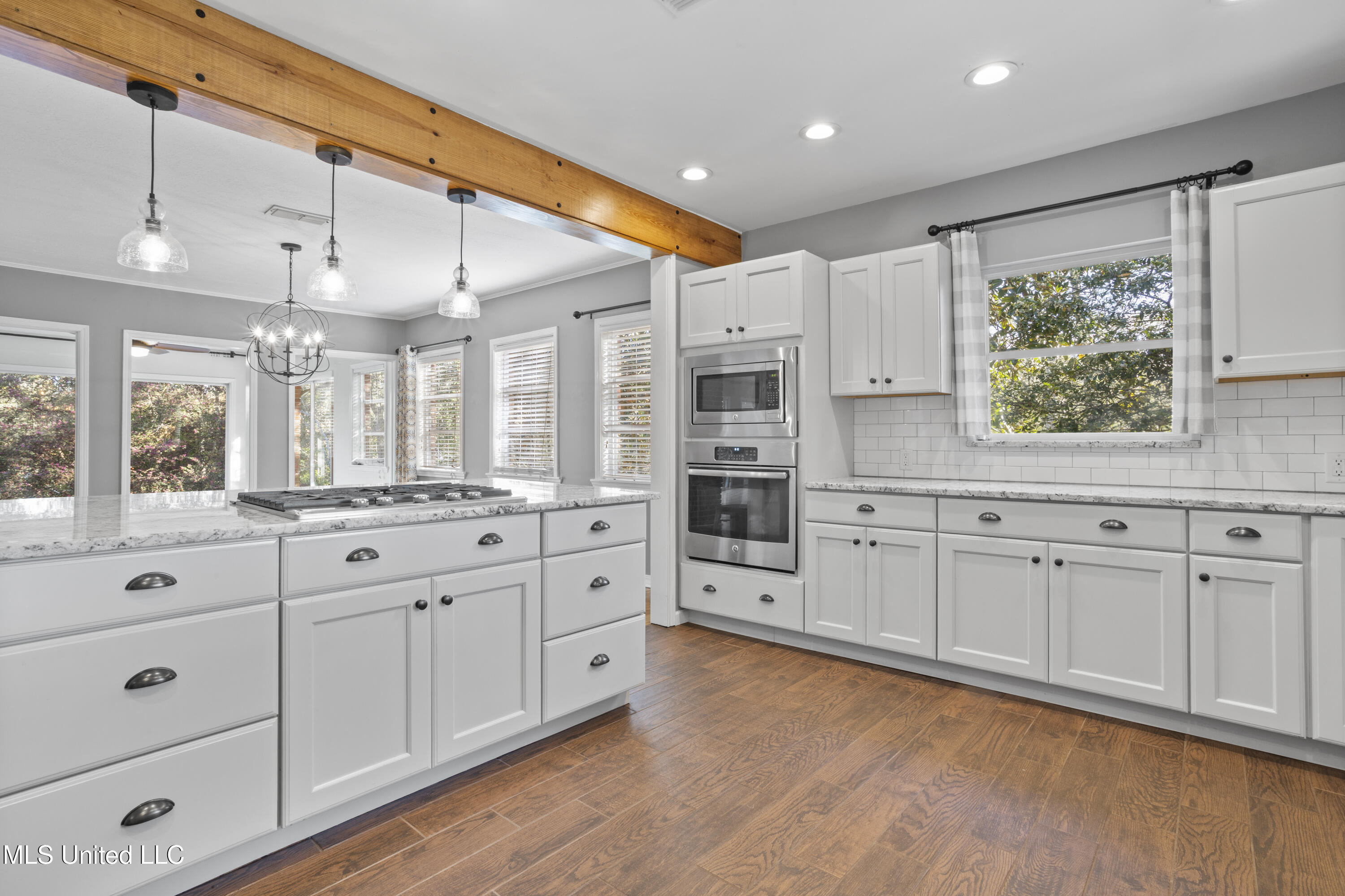 13500 Pine Road Ocean Springs, MS 39564 - Photo 4 of 48 021