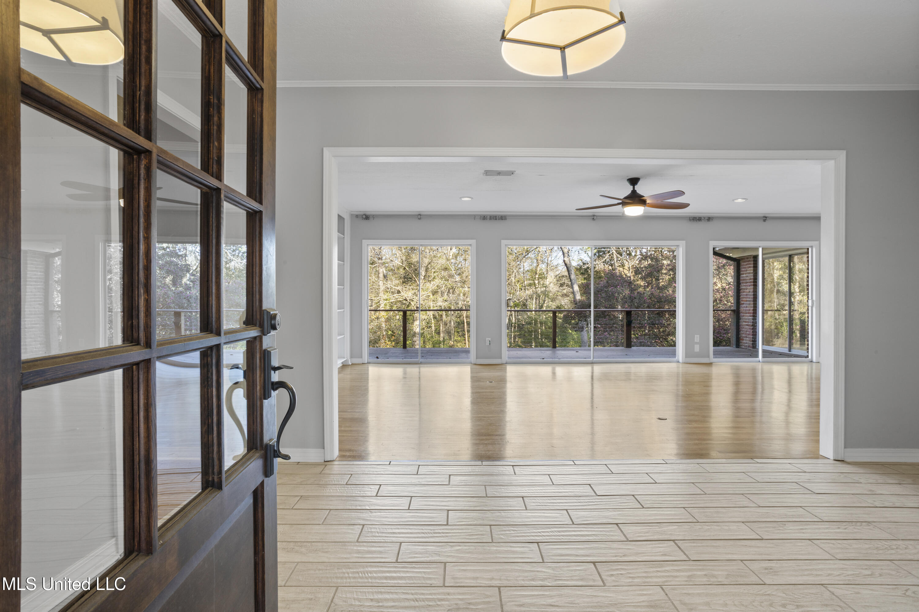 13500 Pine Road Ocean Springs, MS 39564 - Photo 5 of 48 006