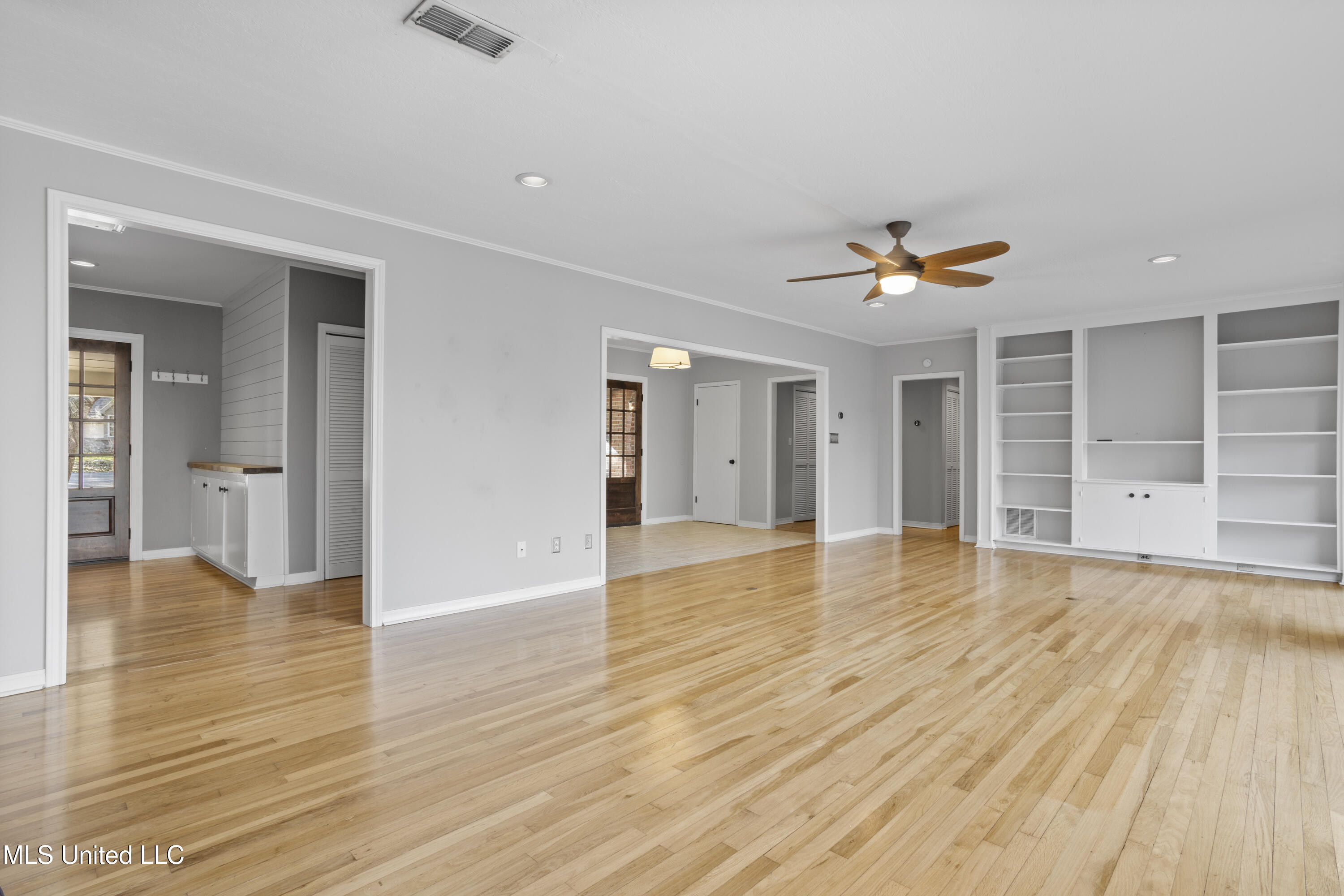 13500 Pine Road Ocean Springs, MS 39564 - Photo 6 of 48 007