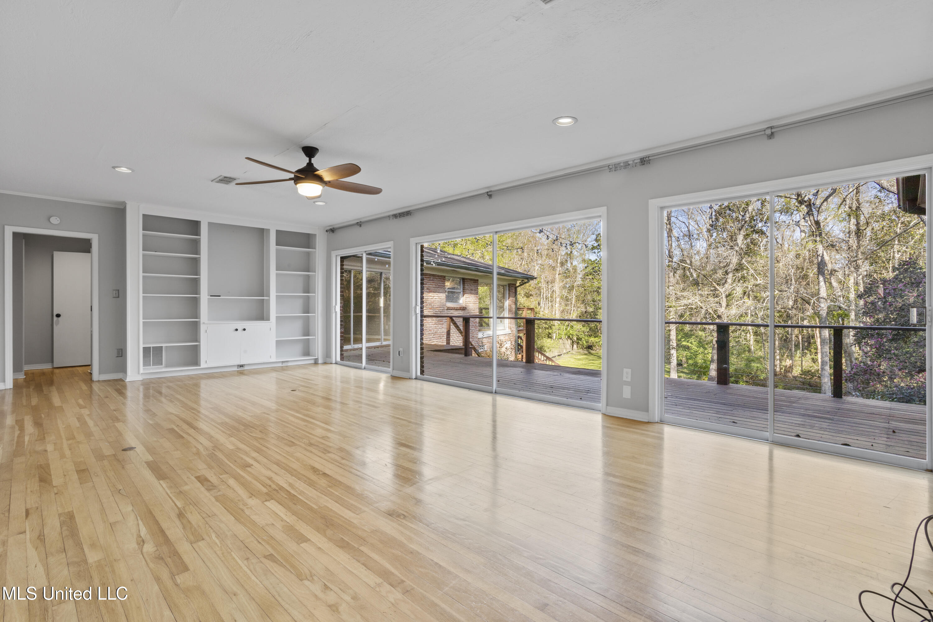 13500 Pine Road Ocean Springs, MS 39564 - Photo 8 of 48 009