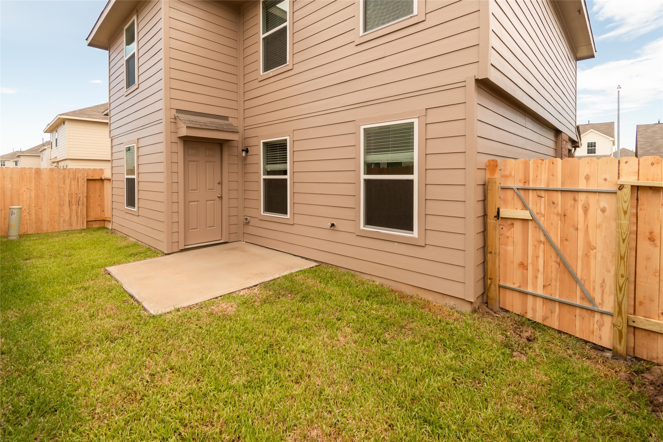 18607 Bell Ravine Drive Katy, TX 77449 - Photo 2 of 10 a view of a backyard of the house