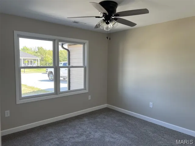 $384,500 | 432 Honeysuckle Drive, Hannibal, MO 63401