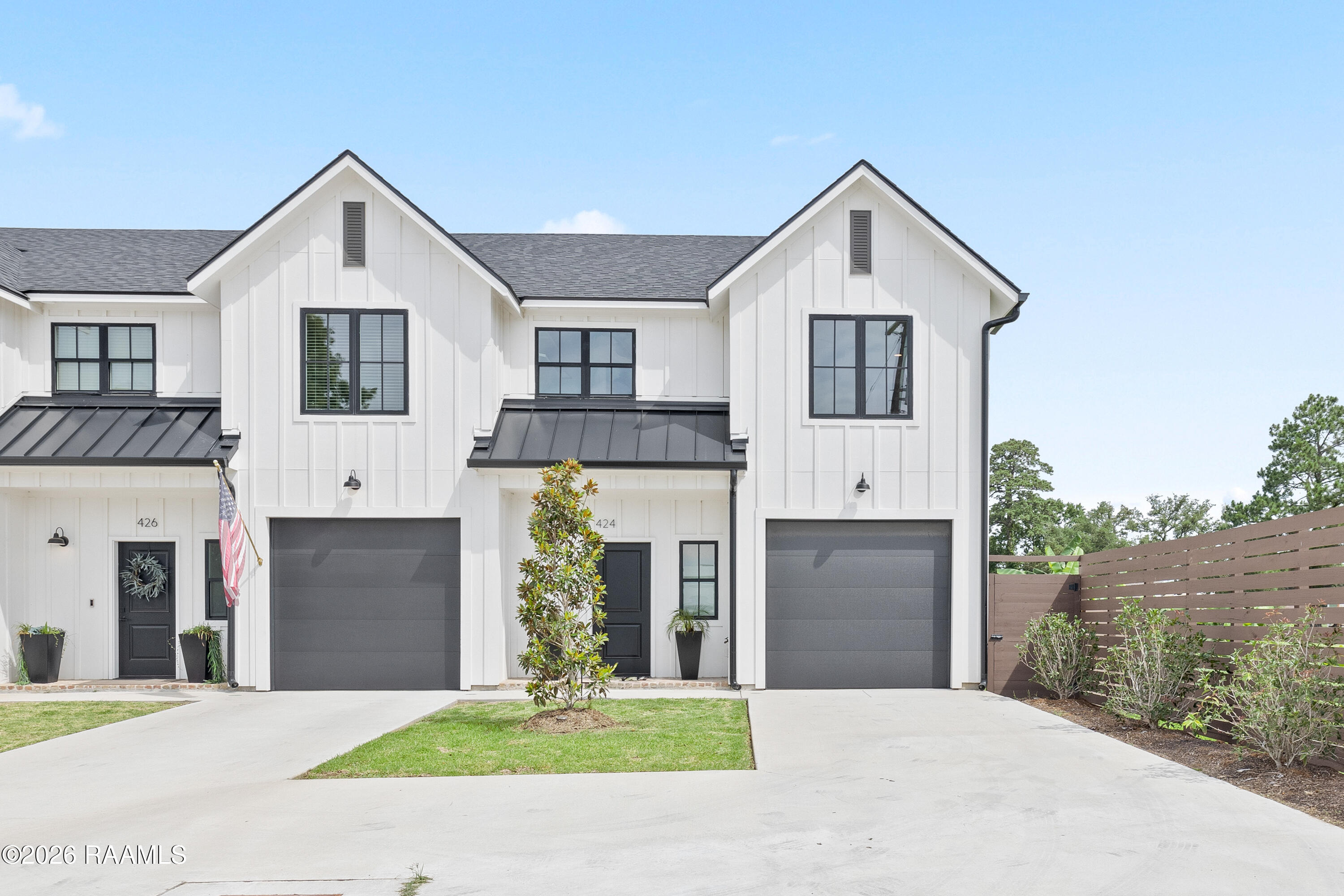 424 Eraste Landry Road Lafayette, LA 70506 - Photo 2 of 34