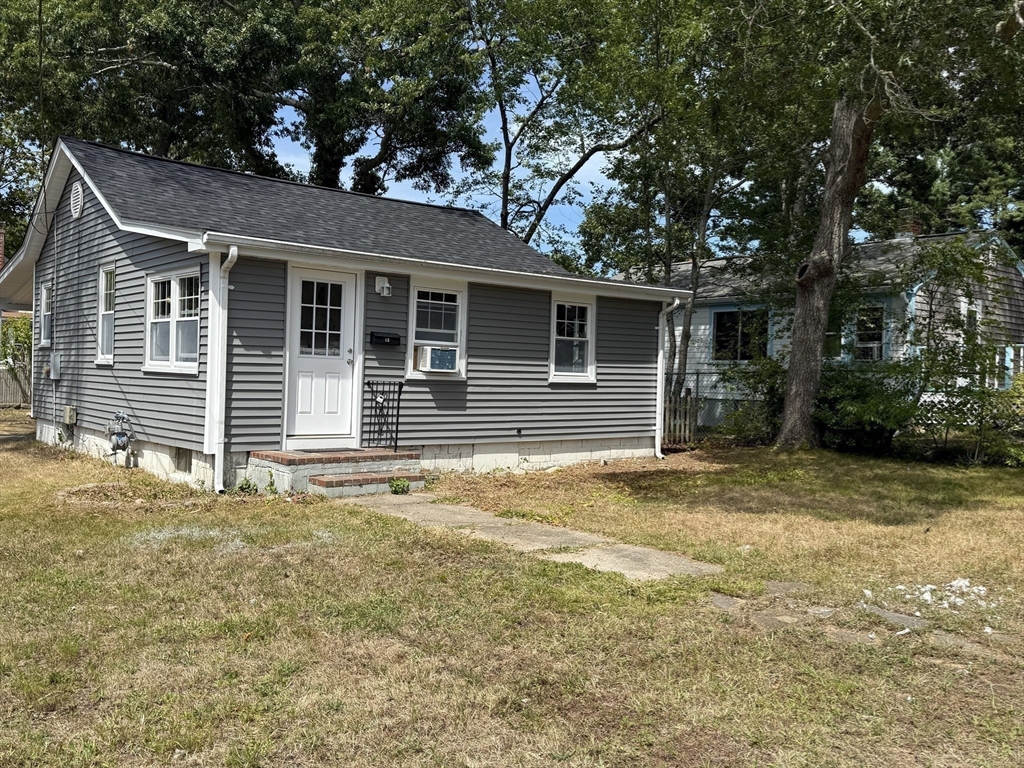 13 Fir Street Wareham, MA 02571 - Photo 2 of 23 Gallery Image 2