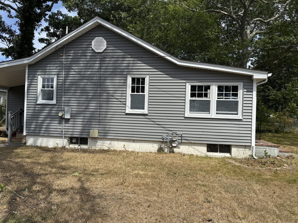 13 Fir Street Wareham, MA 02571 - Photo 3 of 23 Gallery Image 3