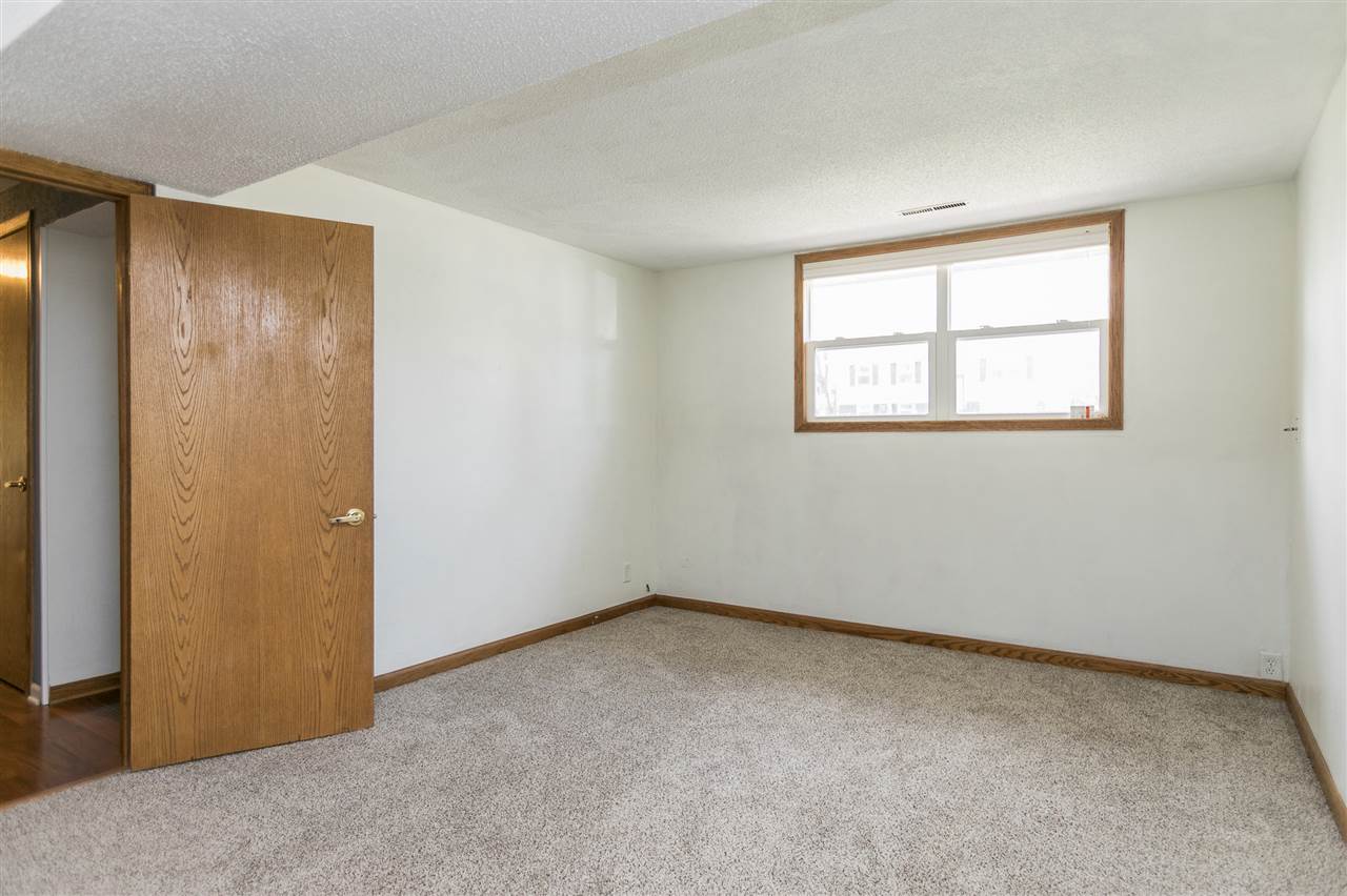 333 Hanover Road Southwest Cedar Rapids, IA 52404 - Photo 25 of 31 Gallery Image 25