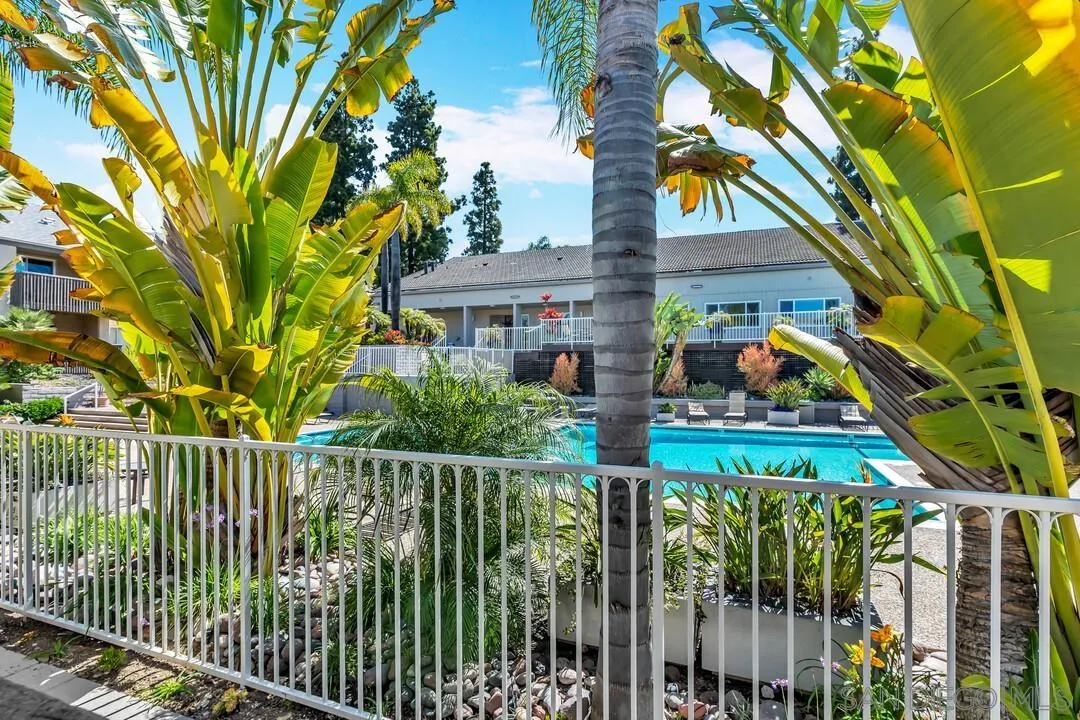8536 Via Mallorca, Unit B La Jolla, CA 92037 - Photo 28 of 34 a house view with a garden space