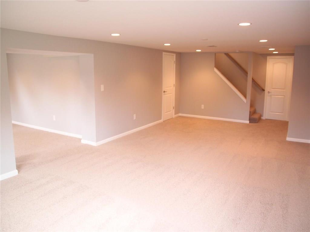 4710 Dickson Road Indianapolis, IN 46226 - Photo 18 of 24 Gallery Image 18