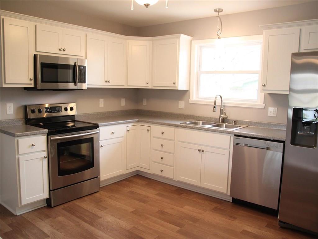 4710 Dickson Road Indianapolis, IN 46226 - Photo 6 of 24 Gallery Image 6