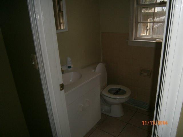 149 Seabrook Road, Unit 1 & 2 Hyannis, MA 02601 - Photo 4 of 16 a bathroom with a toilet