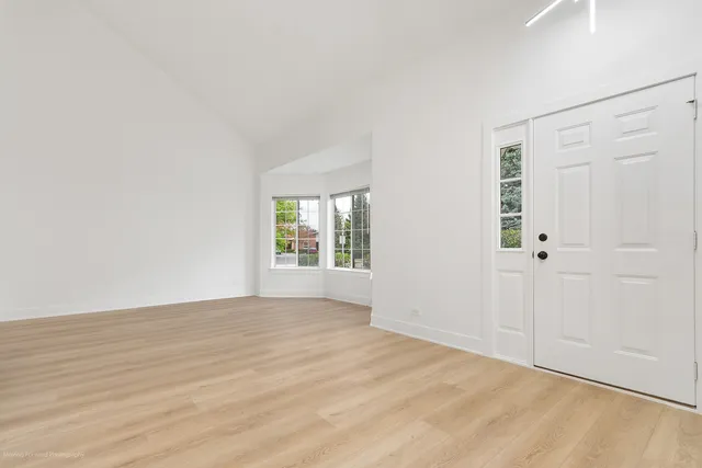 $2,600 | 372 Windsong Court, Bolingbrook, IL 60440