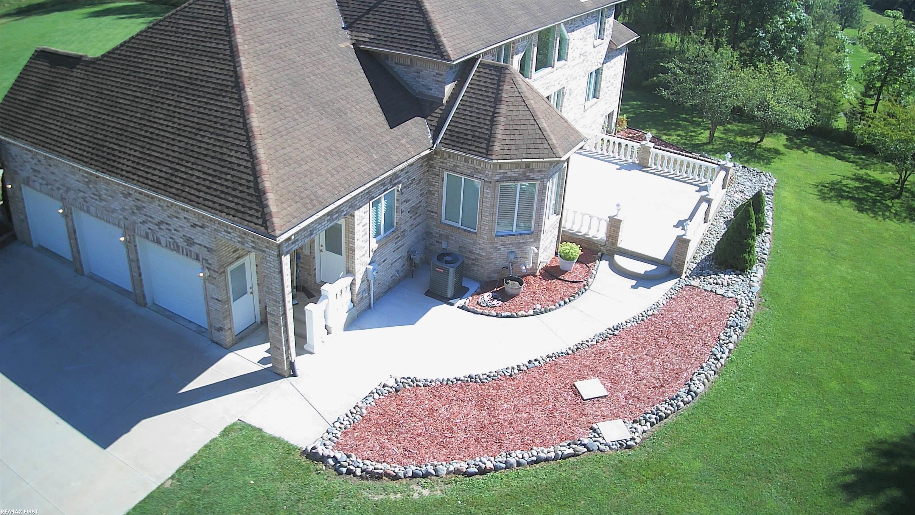 400 East Romeo Road Oakland, MI 48363 - Photo 14 of 85 50186573-46f7a13f-ddb6-49ba-bfee-eb414d2b977d.JPG