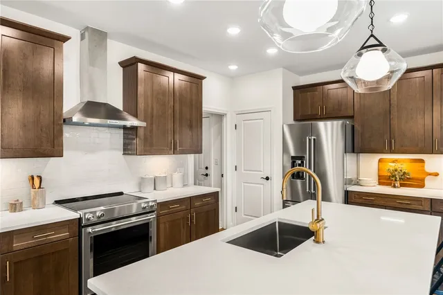 $723,995 | 36 East Pt Drive, Unit 4, East Providence, RI 02916