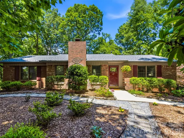 $600,000 | 518 Starmount Lane, Hendersonville, NC 28791