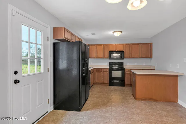 $1,800 | 104 Elbert Way, Jacksonville, NC 28540