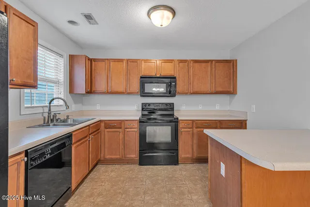 $1,800 | 104 Elbert Way, Jacksonville, NC 28540