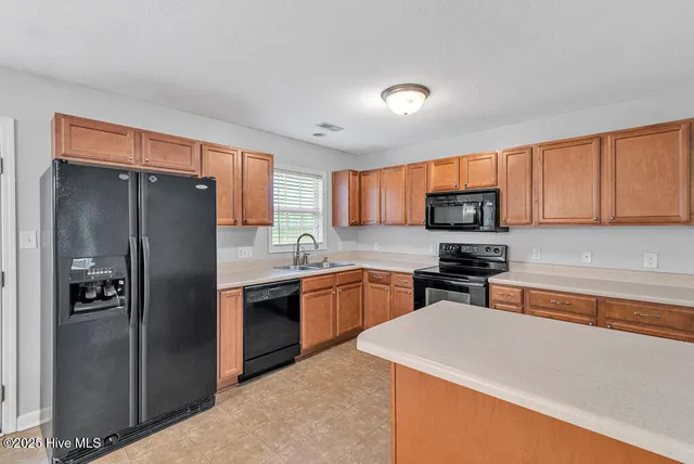 $1,800 | 104 Elbert Way, Jacksonville, NC 28540