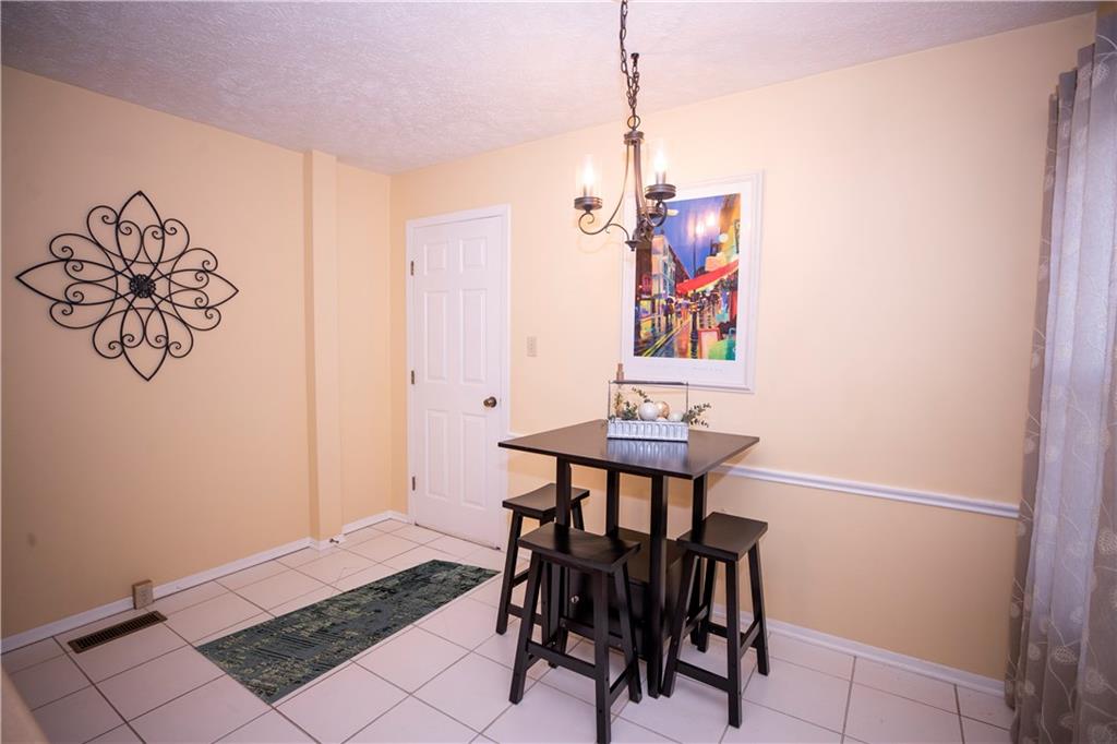 1121 Old Farm Road Lawrence, PA 15055 - Photo 3 of 25 Gallery Image 3