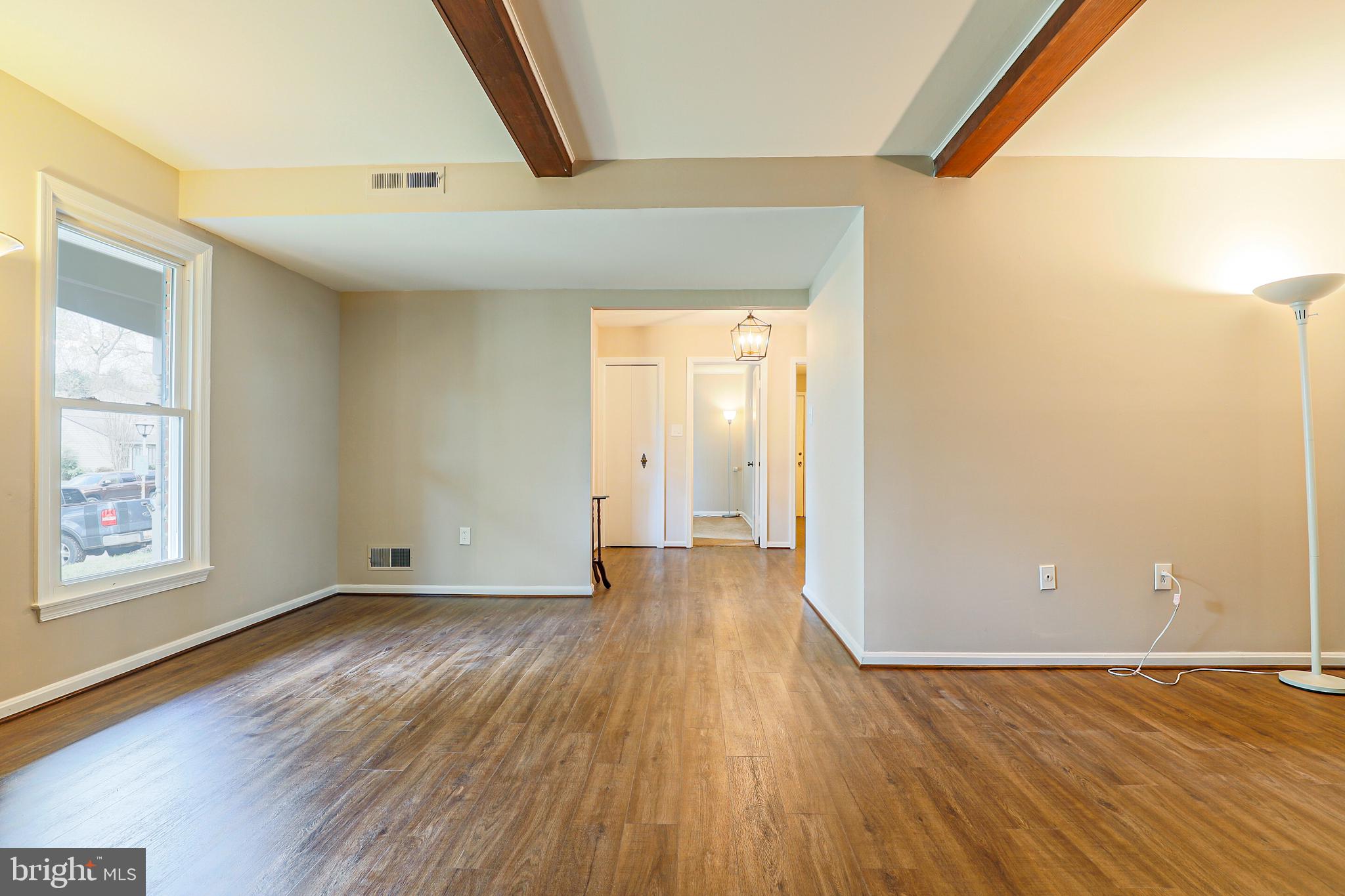319 Summit Hall Road Gaithersburg, MD 20877 - Photo 30 of 58 Living room looks on at front foyer!