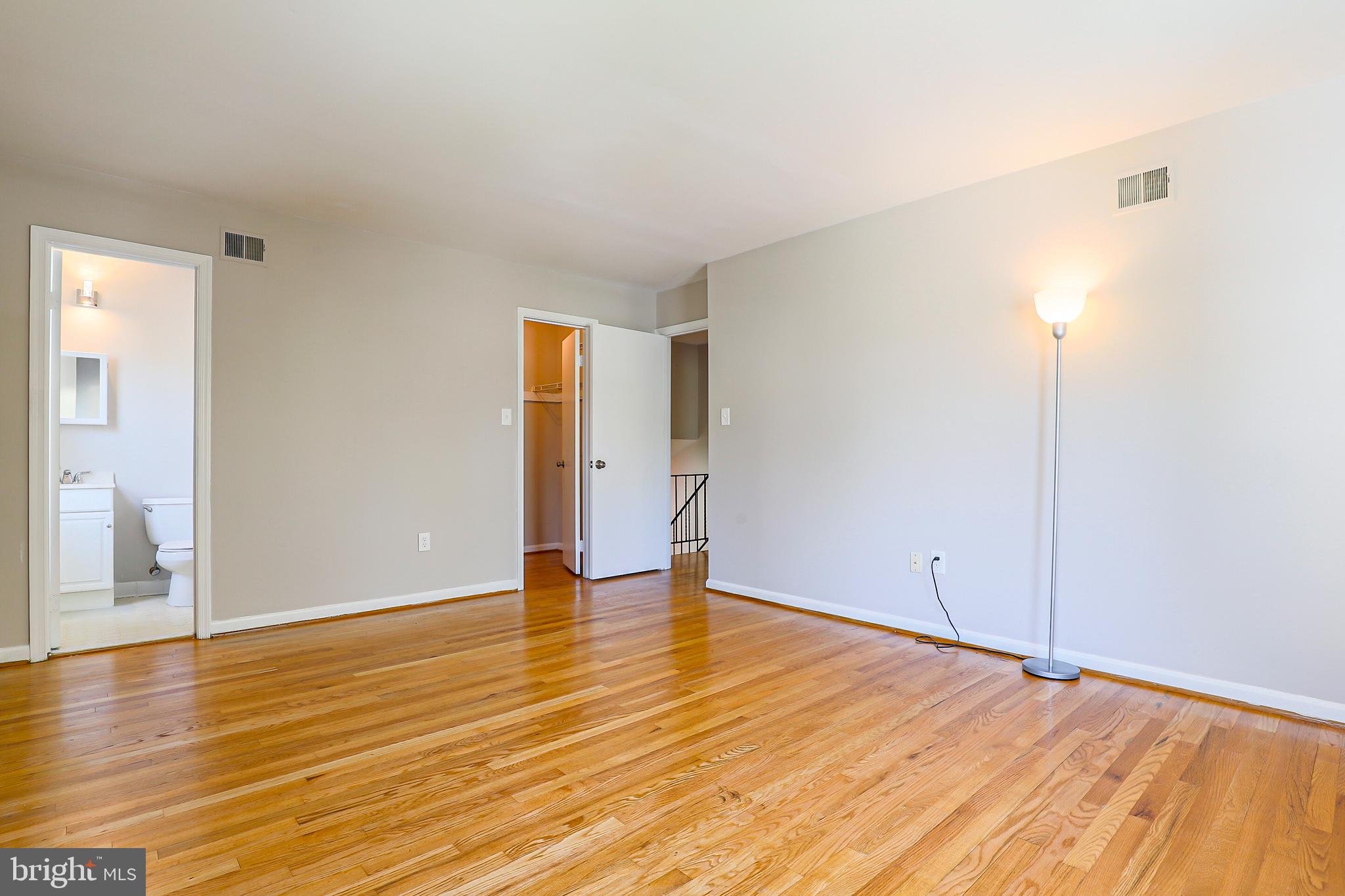 319 Summit Hall Road Gaithersburg, MD 20877 - Photo 37 of 58 Master boasts oak HW floor, light!
