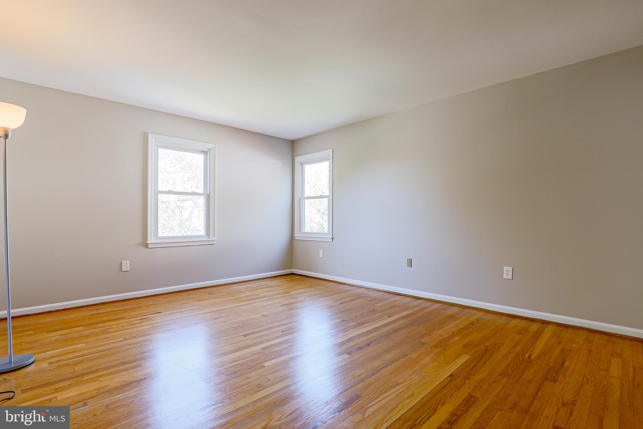 319 Summit Hall Road Gaithersburg, MD 20877 - Photo 40 of 58 2nd Bedroom upper level!