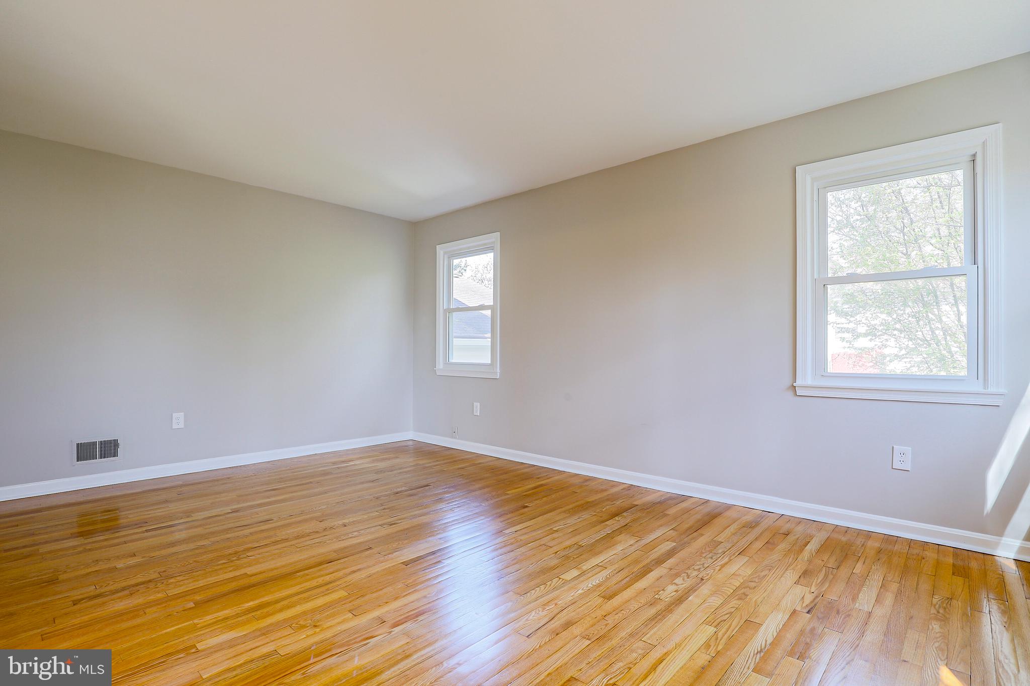 319 Summit Hall Road Gaithersburg, MD 20877 - Photo 41 of 58 2nd bedroom upper level!