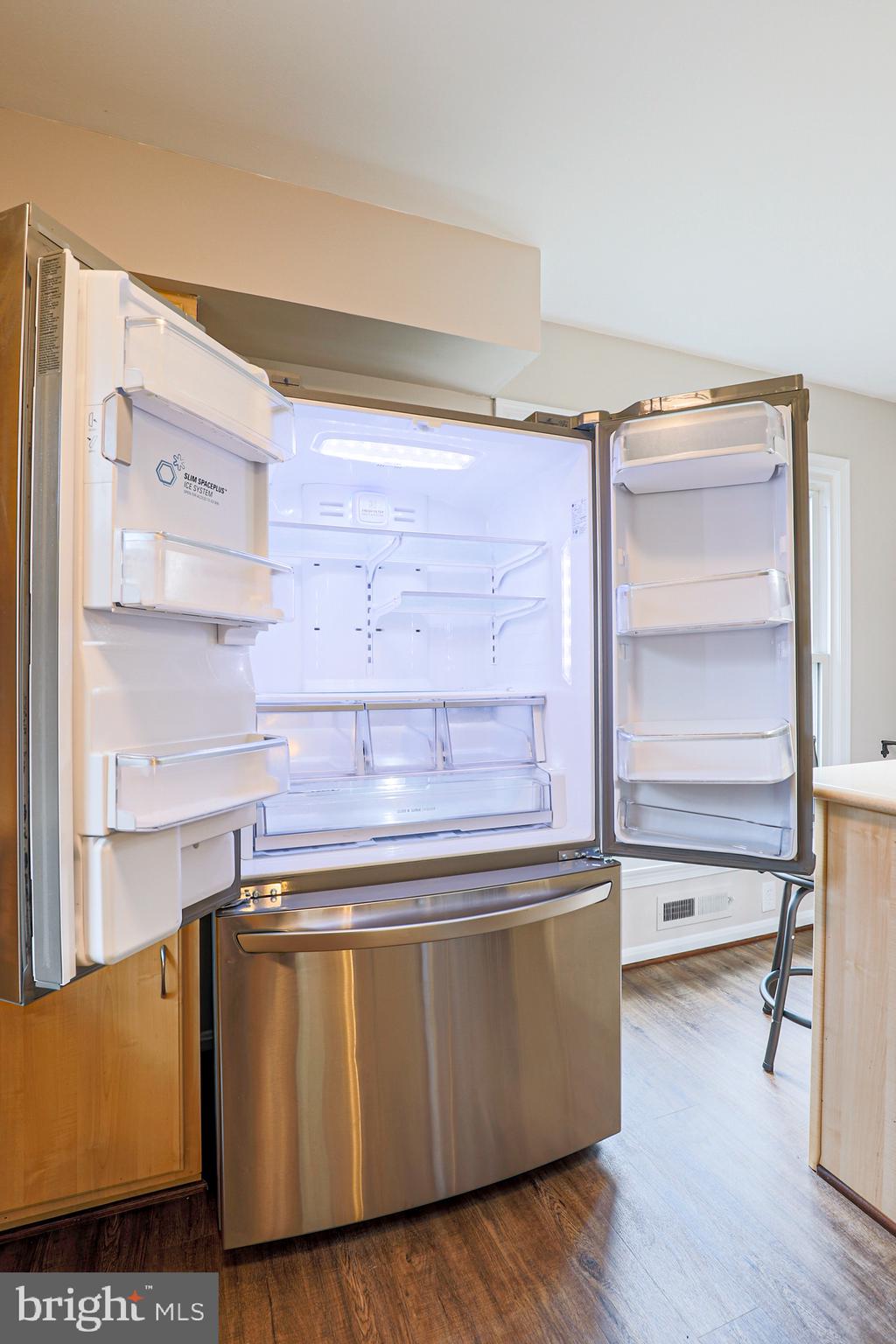 319 Summit Hall Road Gaithersburg, MD 20877 - Photo 6 of 58 Refrigerator is still in warranty!