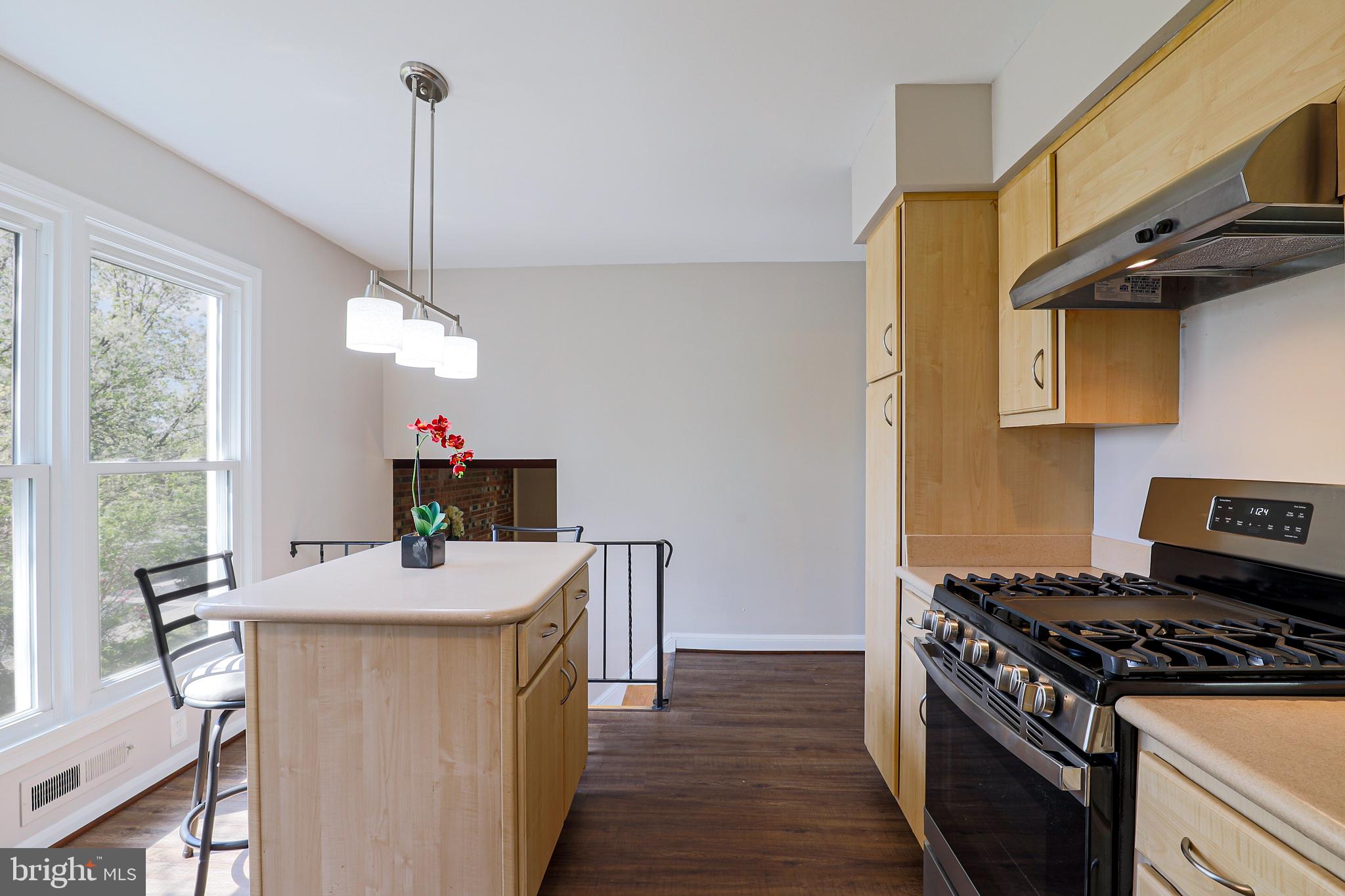 319 Summit Hall Road Gaithersburg, MD 20877 - Photo 7 of 58 Stainless gas range is new 2021 in warranty!