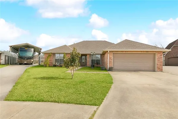 $365,000 | 102 Union Drive, Hahnville, LA 70057