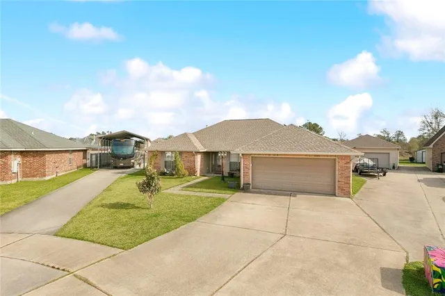 $369,000 | 102 Union Drive, Hahnville, LA 70057