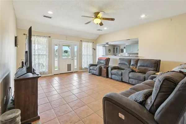$365,000 | 102 Union Drive, Hahnville, LA 70057