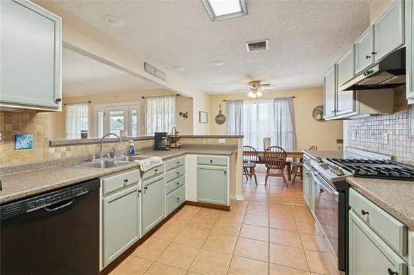 $365,000 | 102 Union Drive, Hahnville, LA 70057