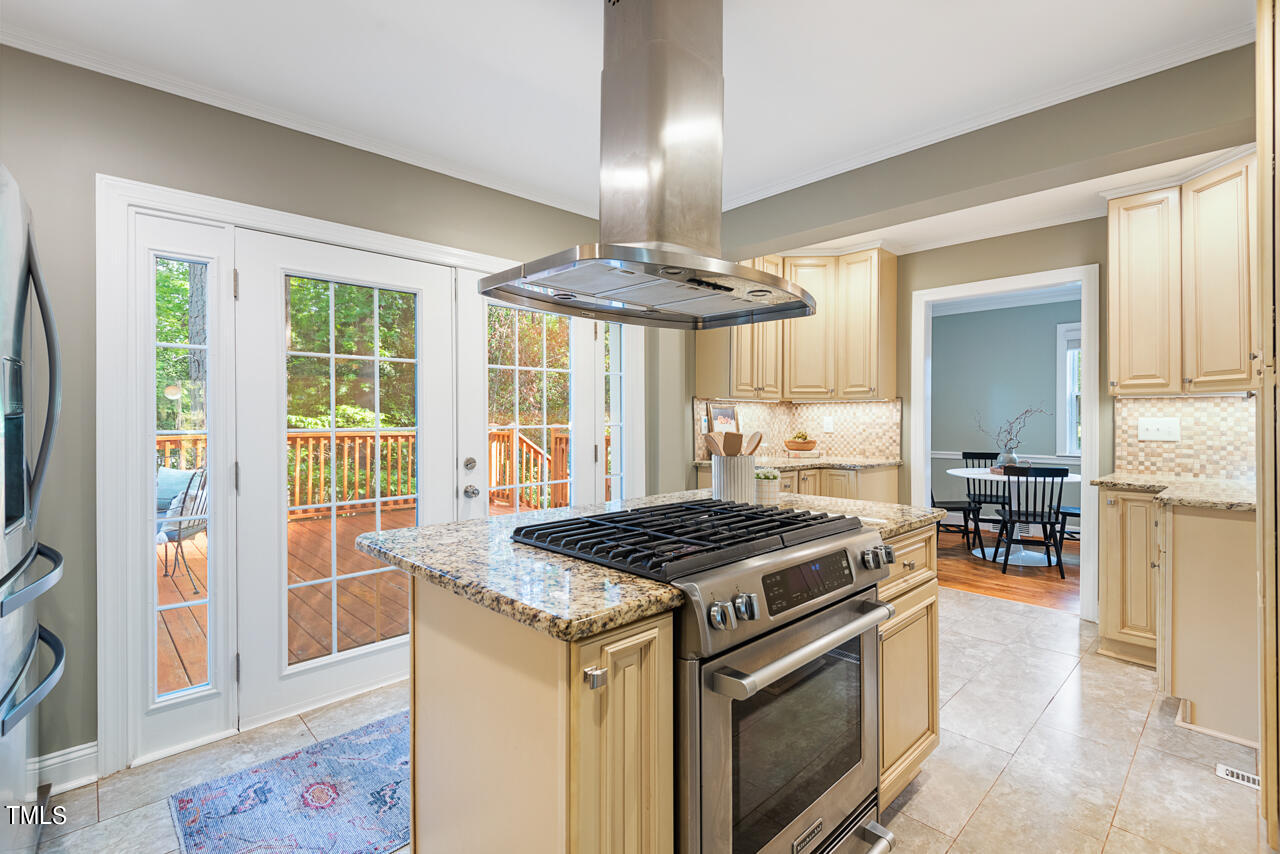 2715 Augusta Drive Durham, NC 27707 - Photo 17 of 60 21