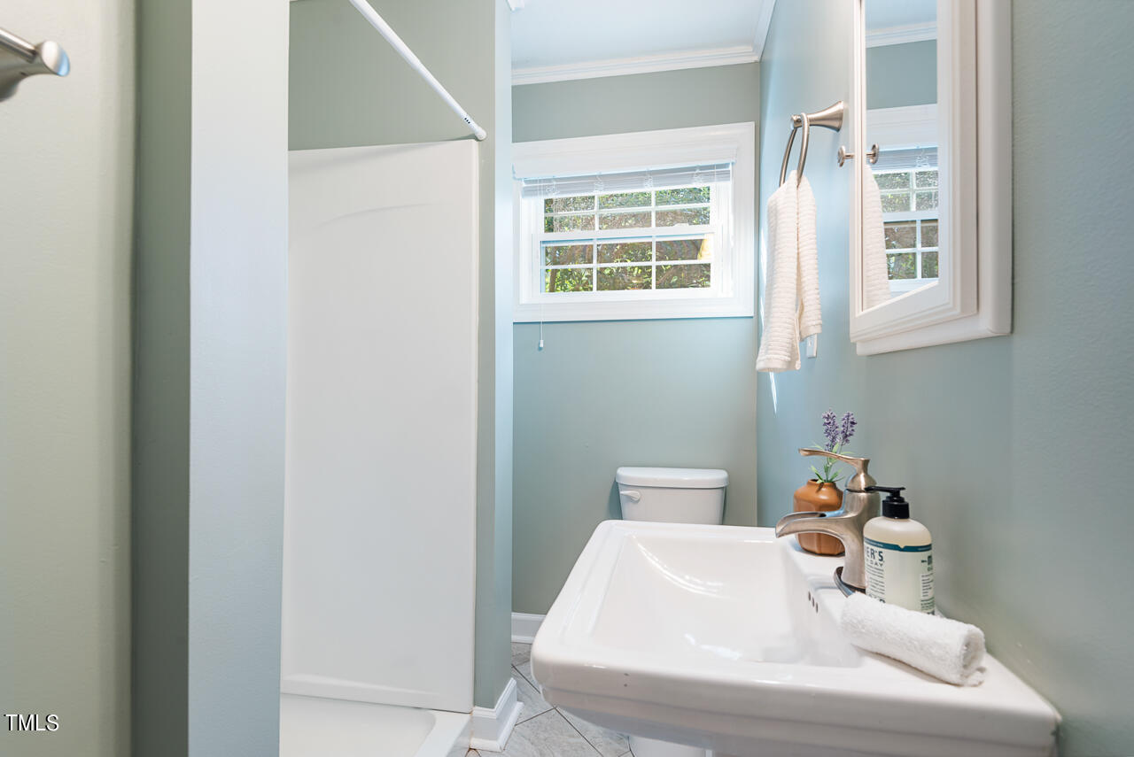 2715 Augusta Drive Durham, NC 27707 - Photo 28 of 60 34