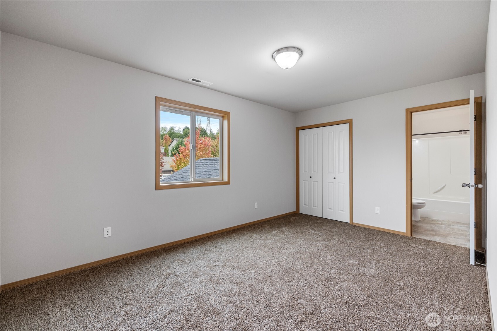 1537 East Gateway Heights Loop Sedro-Woolley, WA 98284 - Photo 14 of 23 an empty room with windows