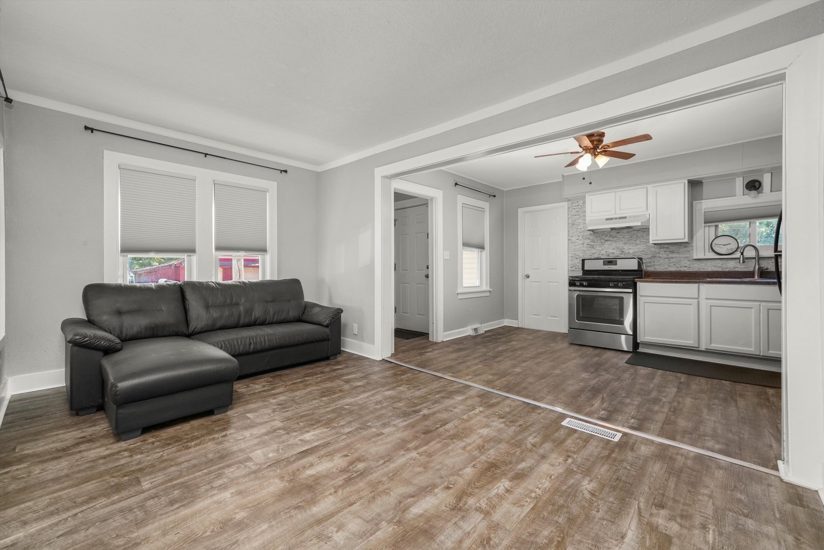 10156 West Beach Road Beach Park, IL 60099 - Photo 3 of 16 Gallery Image 3