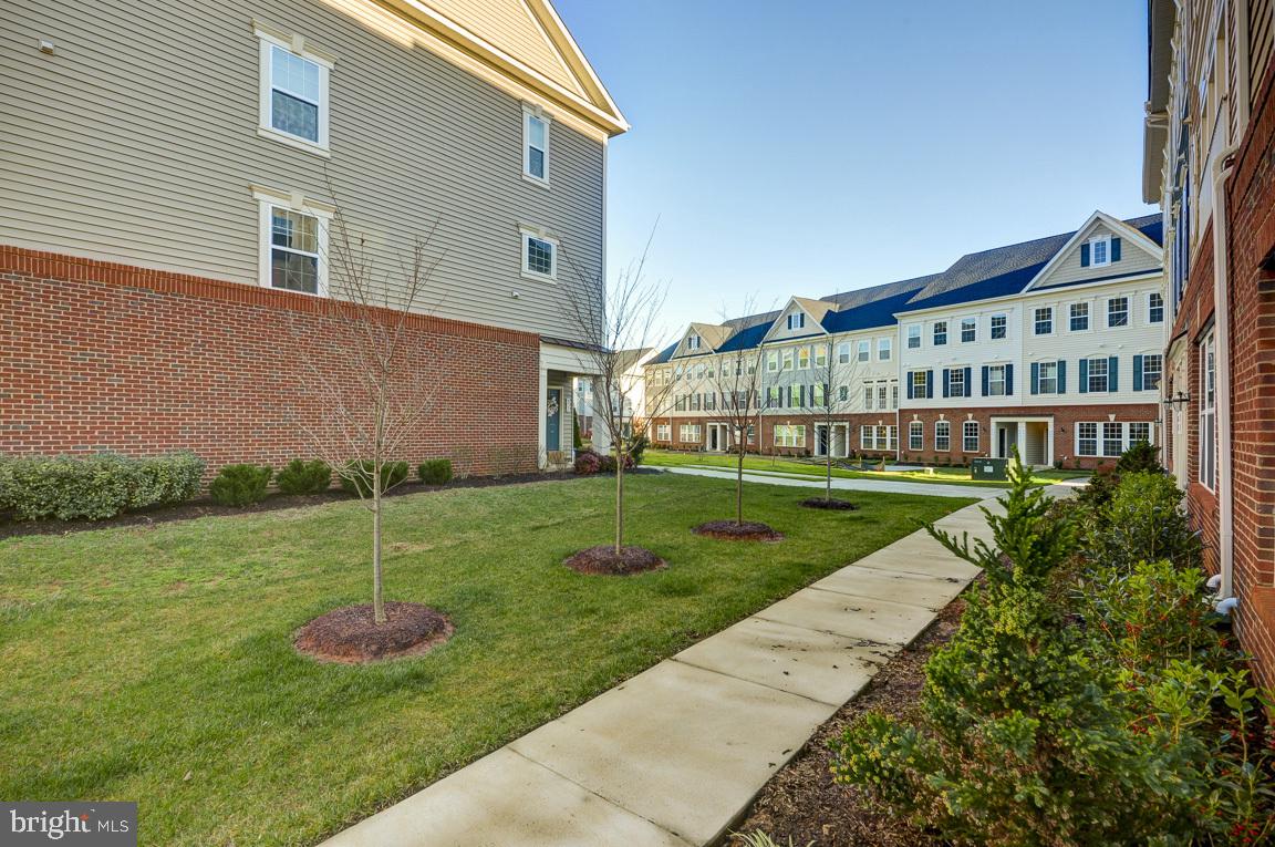 4777 Dane Ridge Circle, Unit 35 Woodbridge, VA 22193 - Photo 4 of 18