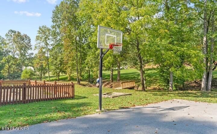 2910 Piney Ridge Way Sevierville, TN 37862 - Photo 28 of 35 BBALL COURT