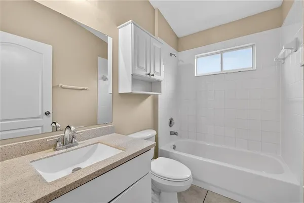 $369,900 | 1461 Lake Shore Ranch Drive, Seffner, FL 33584