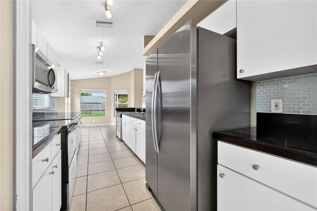 1461 Lake Shore Ranch Drive Seffner, FL 33584 - Photo 7 of 36