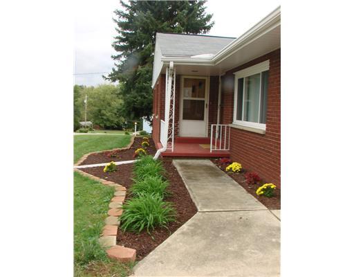 18 Fosterville Road Greensburg, PA 15601 - Photo 2 of 13 Exterior Front.